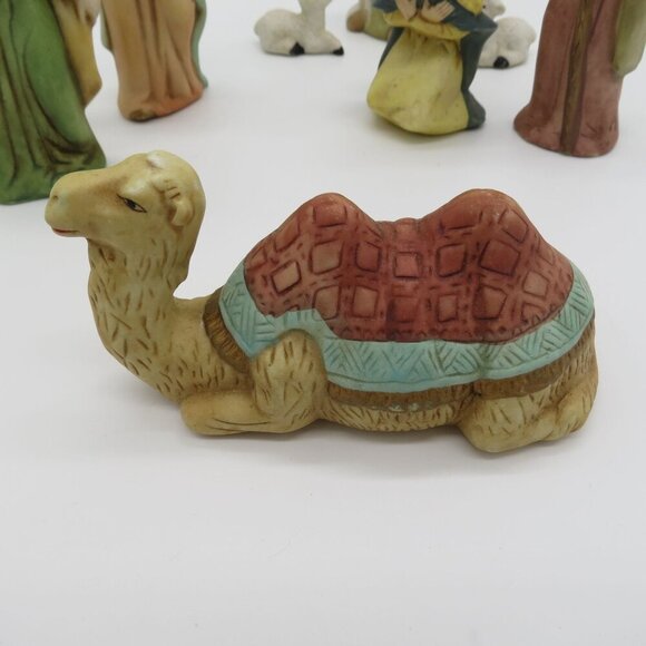 VINTAGE Painted Porcelain Ceramic Nativity Set with 9 Figures Jesus - Picture 5 of 6